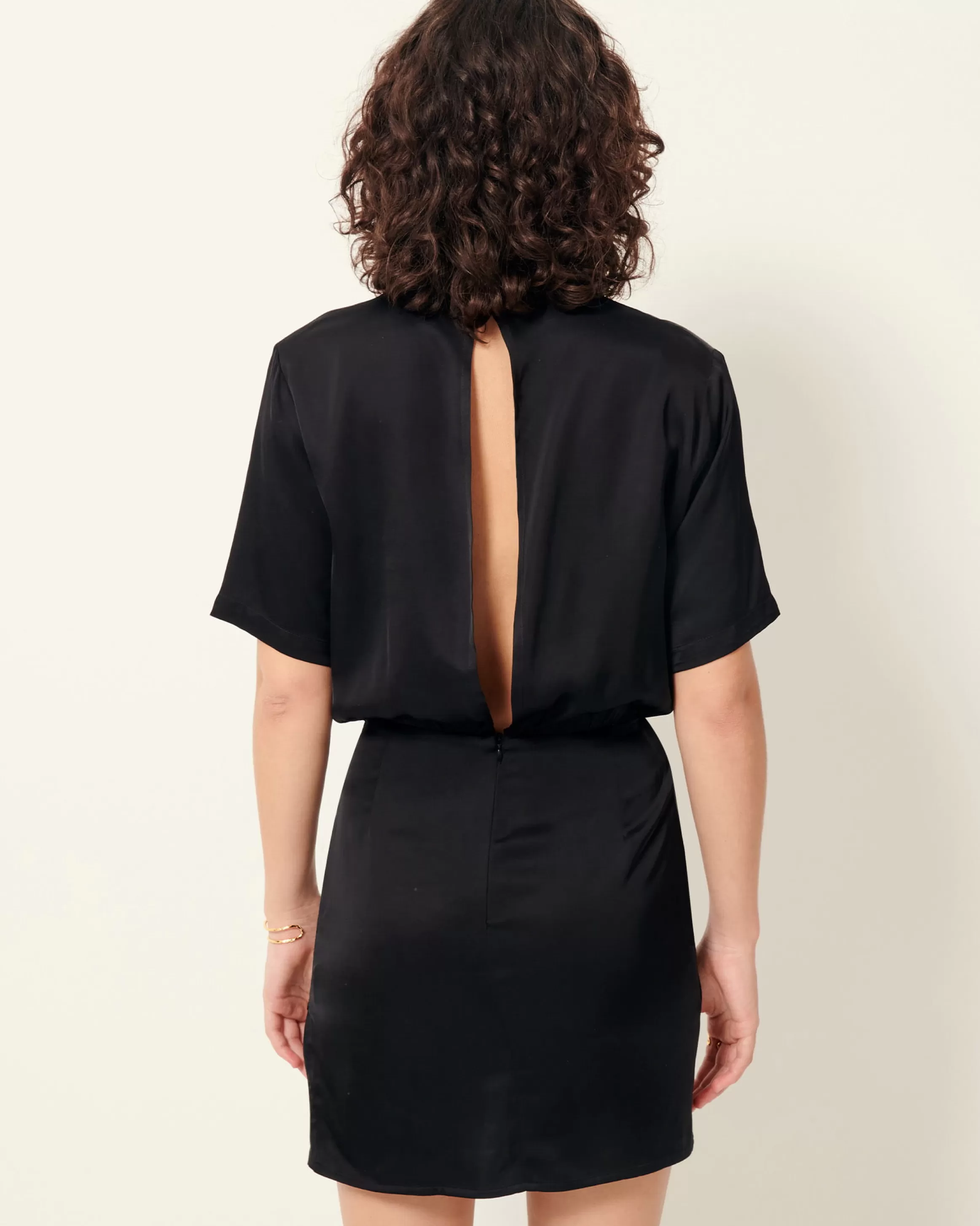 thea_25505.webp Sessùn Thea